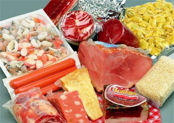 Sacs alimentaires congelés et bouillis à l'eau