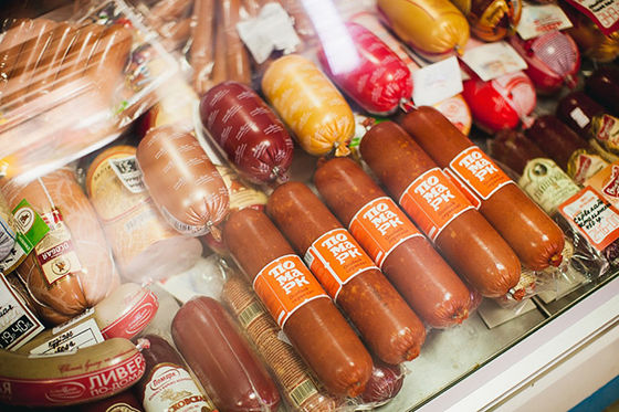 la largeur de 90mm a fumé le rétrécissement en plastique des boyaux à saucisse 8%-20%